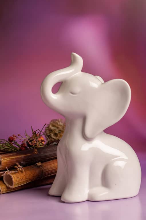 Tiziano Dekofigur Elefant Tarik sitzend creme – weiß