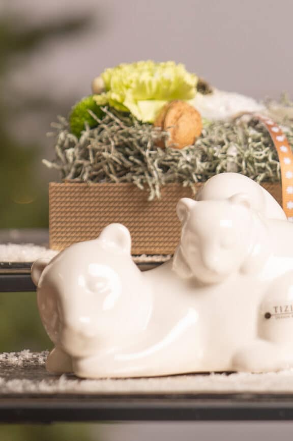 Tiziano Dekofigur Eisbär Benita mit Baby auf Rücken creme-weiß