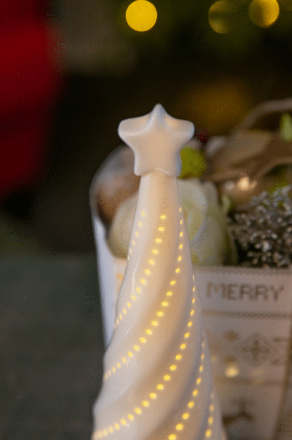 Tiziano Deko Baum Nevis LED mit Löcher weiß-Creme