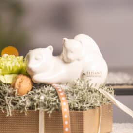 Tiziano Dekofigur Eisbär Benita mit Baby auf Rücken creme-weiß